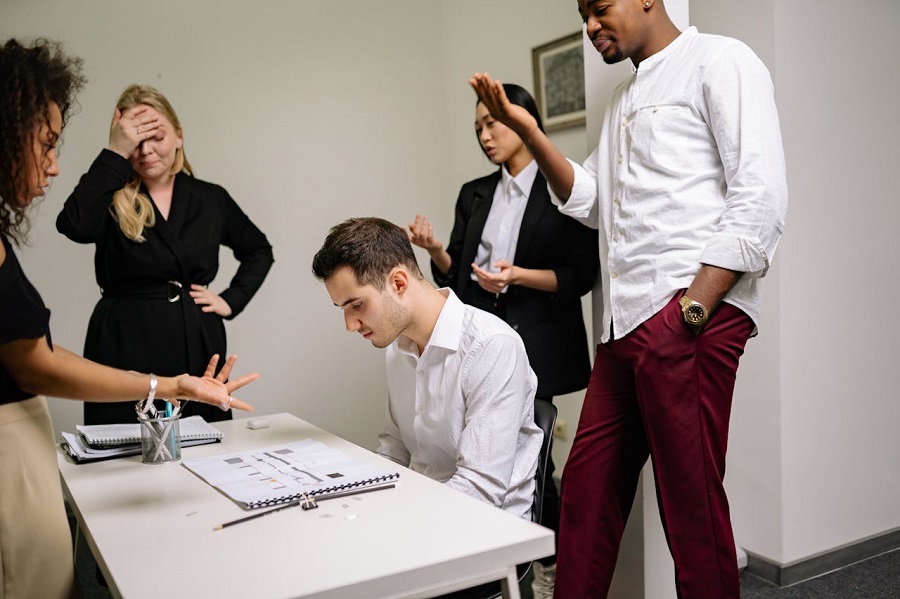 gens-personnes-individus-bureau