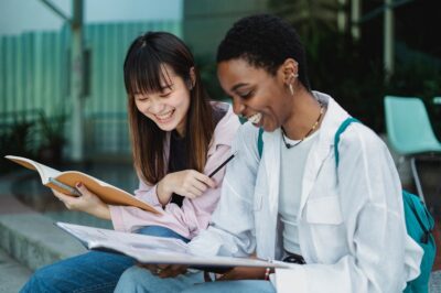 Un étranger peut-il travailler durant ses études en France ?